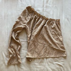NWOT Off the Shoulder Blouse